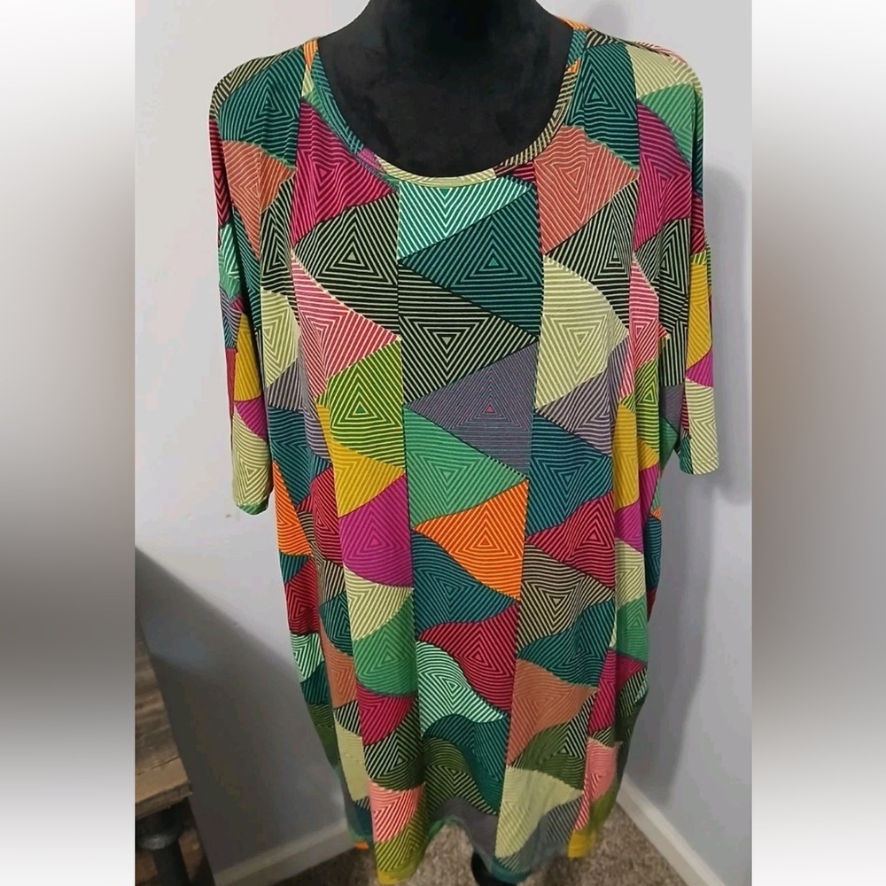 LuLaRoe Multicolor Geometric Short Sleeve Top